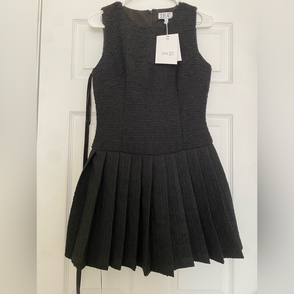 LEAU BOA BOUCLE MINI DRESS SZ M NWT